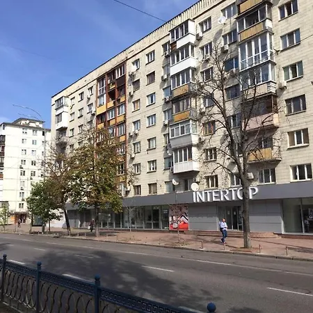 New Lesi Ukrainky Blvd And Olimpiyska And Kreshchatyk And Manhattan With Parking Апартаменти